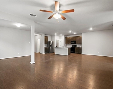 11817 Emerald Springs Ln - Photo Thumbnail 6