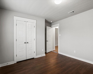 11817 Emerald Springs Ln - Photo Thumbnail 15