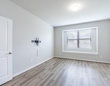 147a Waterside Rd - Photo Thumbnail 11