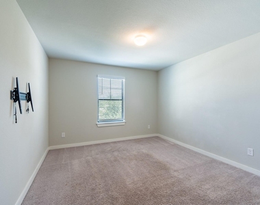 147a Waterside Rd - Photo Thumbnail 15