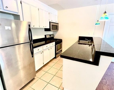 304 E 33rd St - Photo Thumbnail 9
