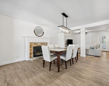 411 Ramble Ln - Photo Thumbnail 4