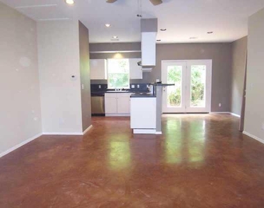 3411 Cedar St - Photo Thumbnail 1
