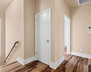 1601 Houston St - Photo Thumbnail 8