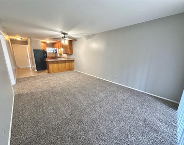 601 W 11th St - Photo Thumbnail 9