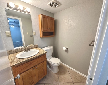 601 W 11th St - Photo Thumbnail 18
