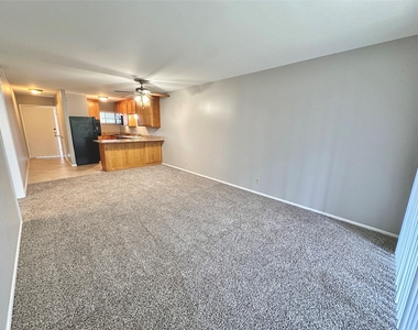 601 W 11th St - Photo Thumbnail 10
