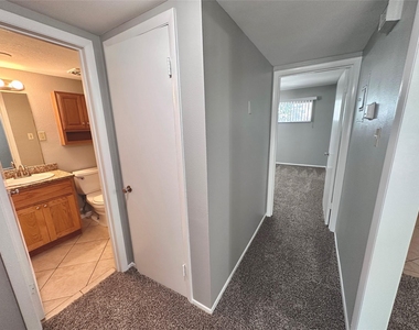 601 W 11th St - Photo Thumbnail 16