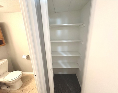 601 W 11th St - Photo Thumbnail 17