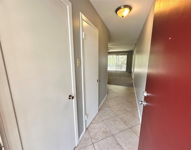 601 W 11th St - Photo Thumbnail 25