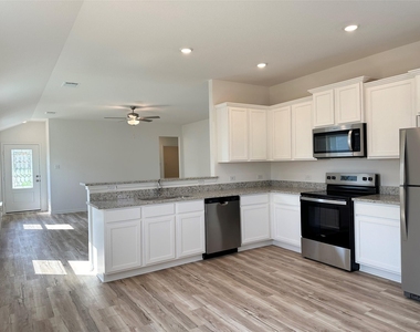 100 Captain Dooley Ln - Photo Thumbnail 1