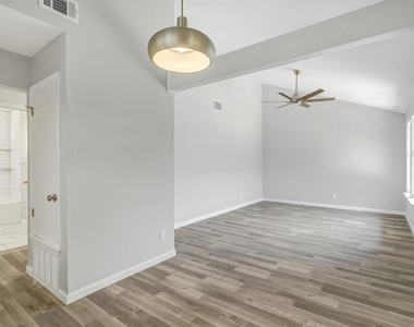 505 Old West Dr - Photo Thumbnail 6