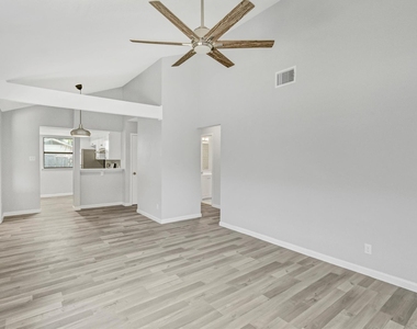 505 Old West Dr - Photo Thumbnail 10