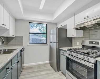 505 Old West Dr - Photo Thumbnail 7