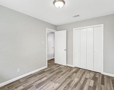 505 Old West Dr - Photo Thumbnail 14