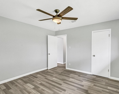 505 Old West Dr - Photo Thumbnail 16