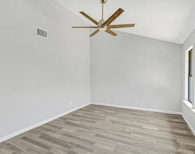 505 Old West Dr - Photo Thumbnail 12