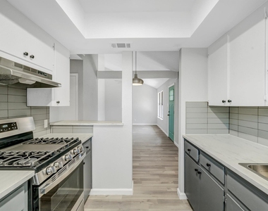 505 Old West Dr - Photo Thumbnail 8