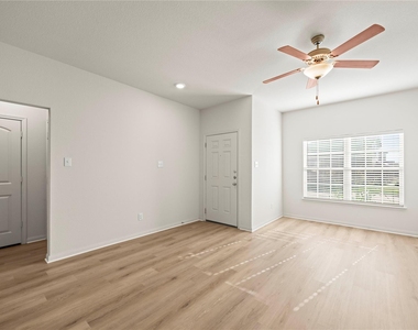 101 Hyacinth Way - Photo Thumbnail 2