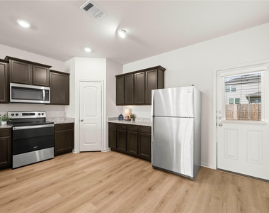 101 Hyacinth Way - Photo Thumbnail 8