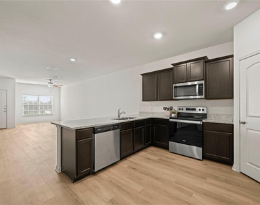 101 Hyacinth Way - Photo Thumbnail 7