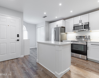 8118 Baymeadows Circle - Photo Thumbnail 2