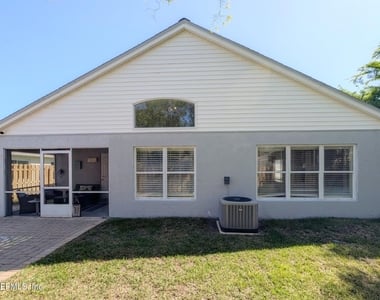 12985 Harborton Drive - Photo Thumbnail 25