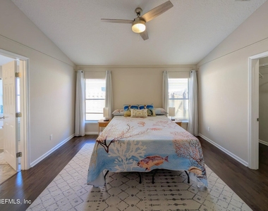12985 Harborton Drive - Photo Thumbnail 16