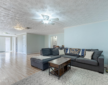 3320 America Avenue - Photo Thumbnail 10