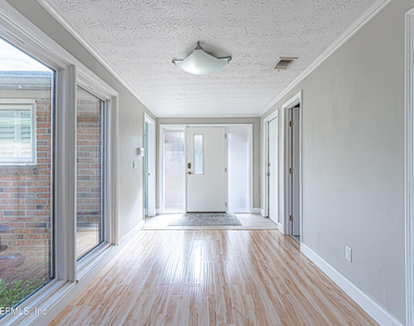 3320 America Avenue - Photo Thumbnail 5