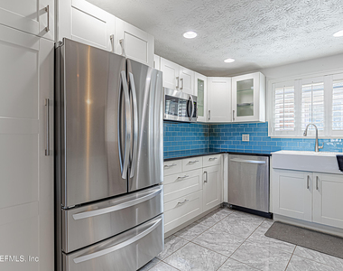 3320 America Avenue - Photo Thumbnail 16