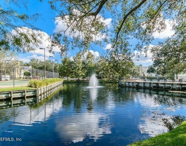 13703 Richmond Park Drive N - Photo Thumbnail 36