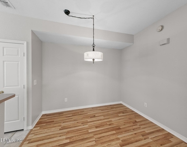 13703 Richmond Park Drive N - Photo Thumbnail 11