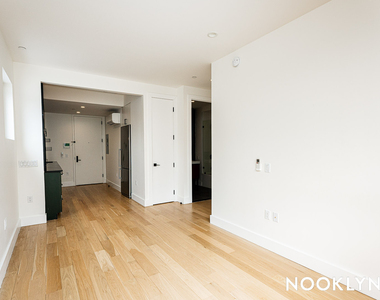 432 Stockholm St11385 - Photo Thumbnail 6