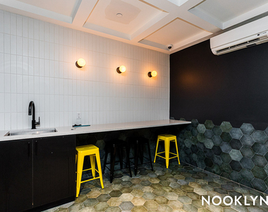 432 Stockholm St11385 - Photo Thumbnail 15
