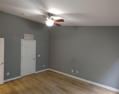 11225 Campfield Circle - Photo Thumbnail 18