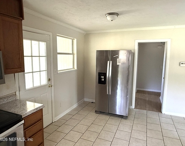 4705 Herta Road - Photo Thumbnail 5