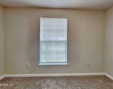 2626 Pinewood Boulevard S - Photo Thumbnail 14