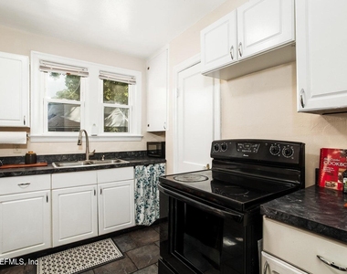 4808 Royal Avenue - Photo Thumbnail 6