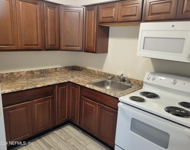 1648 E 16th Street - Photo Thumbnail 7