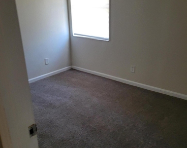 1648 E 16th Street - Photo Thumbnail 14