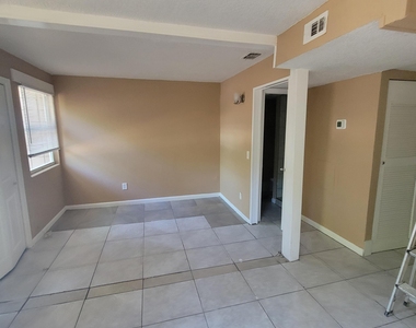 1648 E 16th Street - Photo Thumbnail 3