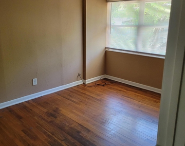 1648 E 16th Street - Photo Thumbnail 16