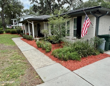 2374 Stafford Drive - Photo Thumbnail 3