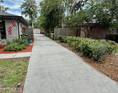 2374 Stafford Drive - Photo Thumbnail 2
