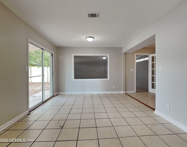 10927 Regency Drive - Photo Thumbnail 5