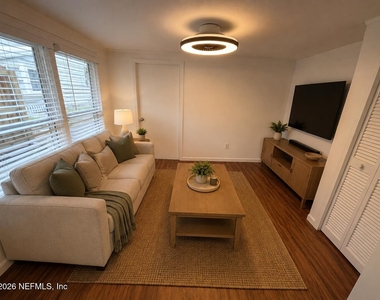 111 Cedar Street - Photo Thumbnail 9
