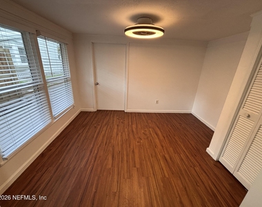 111 Cedar Street - Photo Thumbnail 8