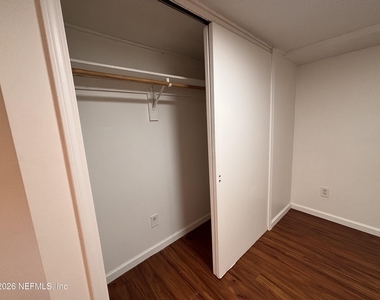 111 Cedar Street - Photo Thumbnail 14