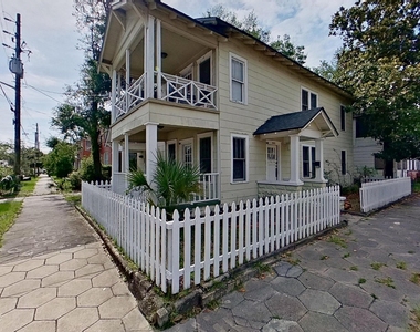 2025 N Laura Street - Photo Thumbnail 3